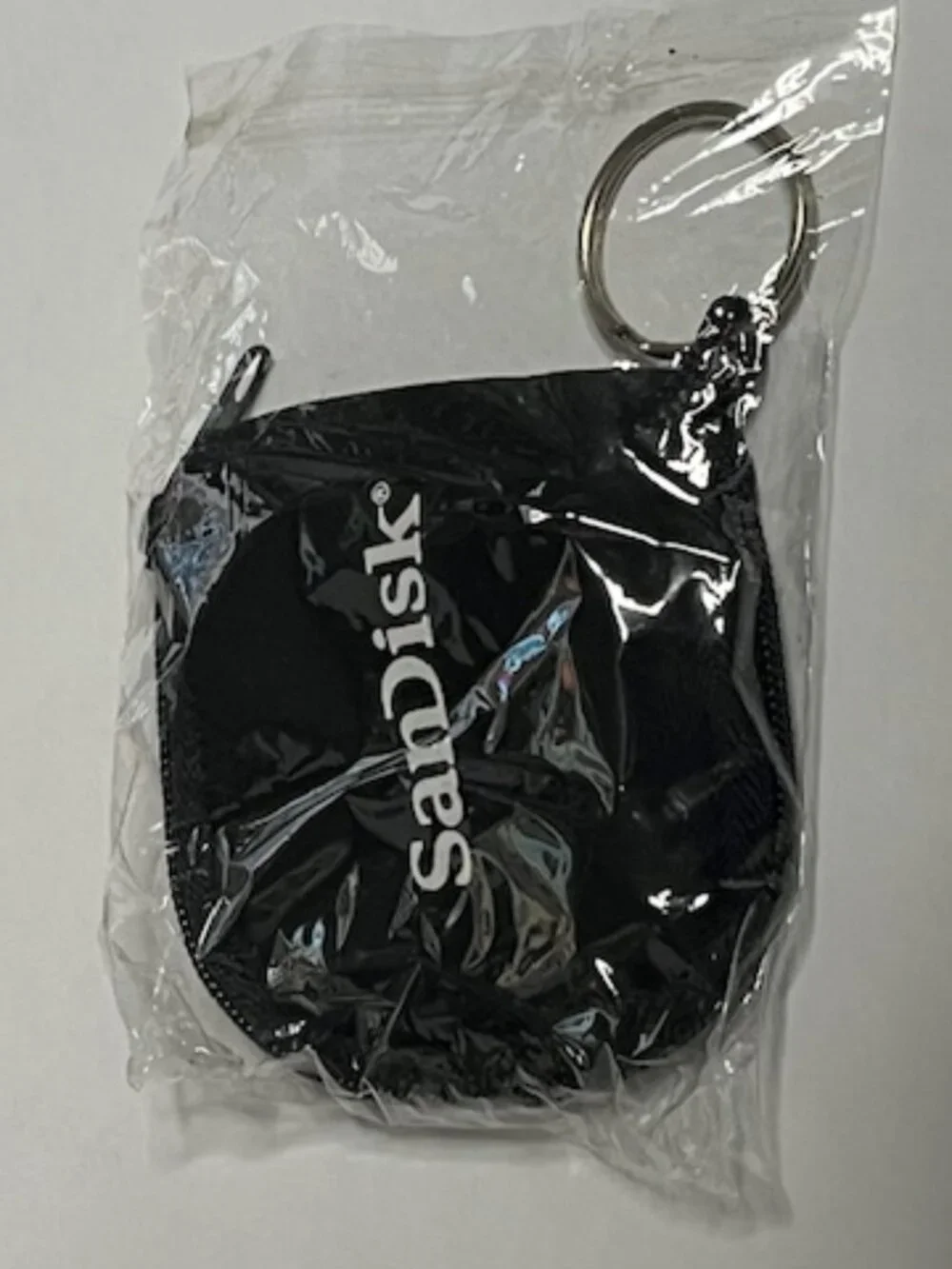 SanDisk Memory/Flash Card Travel Zip Pouch Case Keychain Logo Black 2.75
